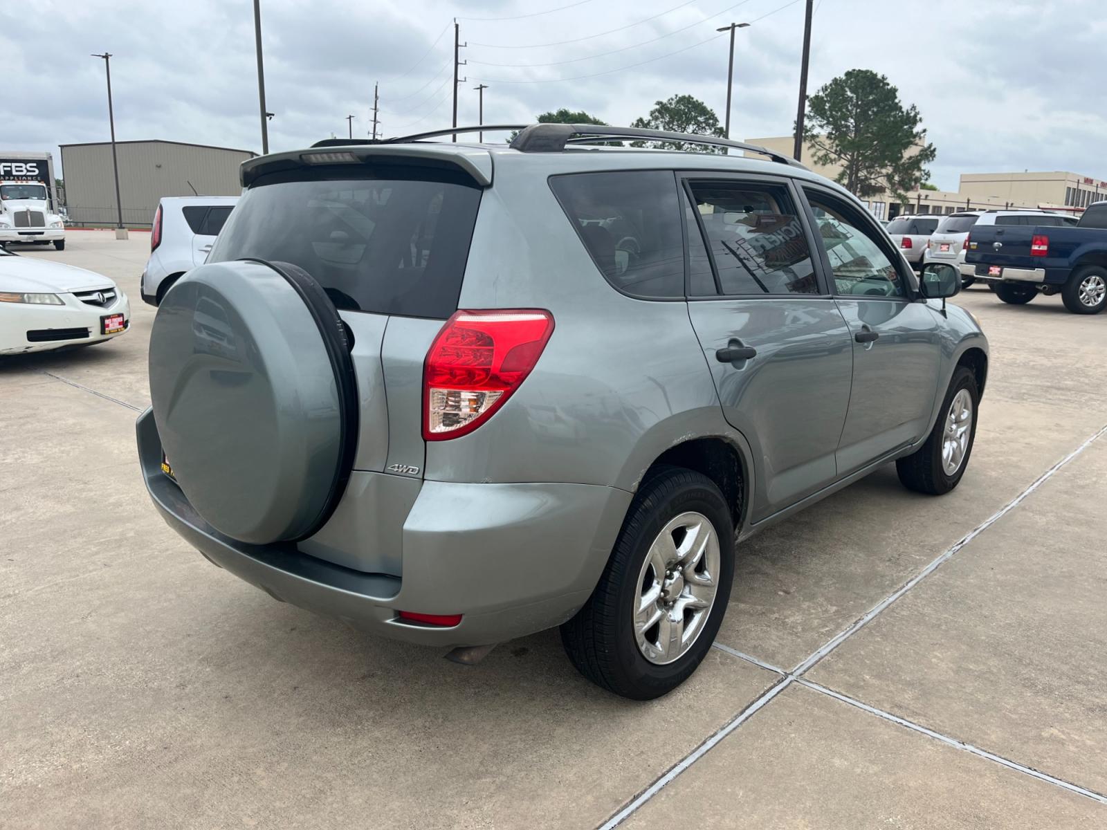 2008 green /TAN Toyota RAV4 Base I4 4WD (JTMBD33V685) with an 2.4L L4 DOHC 16V engine, 4-Speed Automatic transmission, located at 14700 Tomball Parkway 249, Houston, TX, 77086, (281) 444-2200, 29.928619, -95.504074 - Photo #6